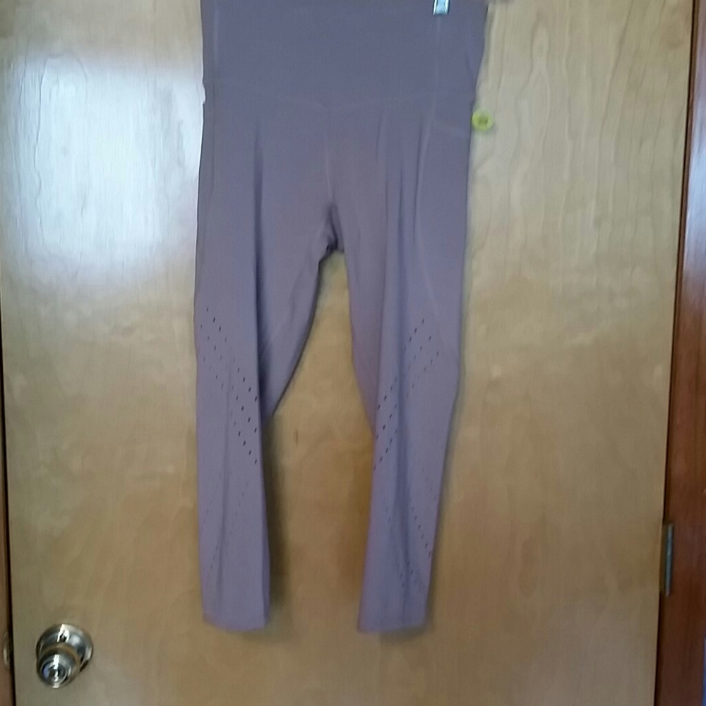 Training legging capris tan sz s NWT side pockets